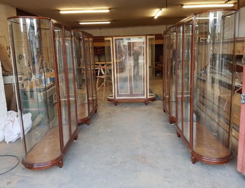 PAIR OF MAHOGANY BOW TOP CABINETS - ADDITIONAL PHOTO 3