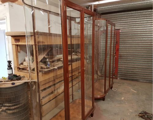 PAIR OF MAHOGANY BOW TOP CABINETS - ADDITIONAL PHOTO 4