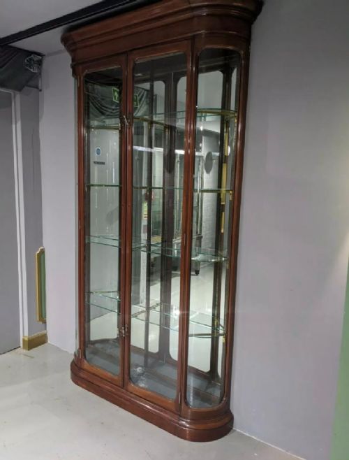 Victorian Mahogany Shop Cabinet
