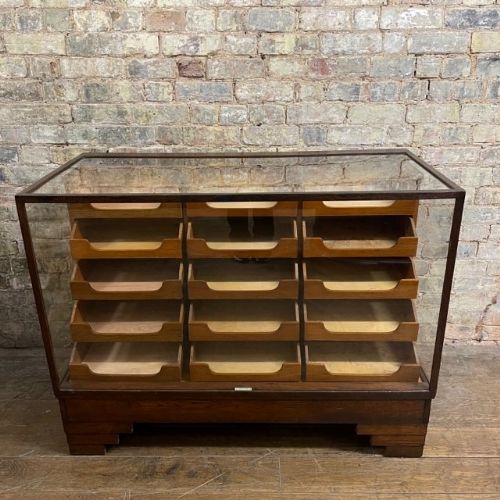 4ft Oak Shirt Counter