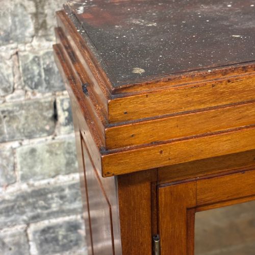 MAHOGANY SHOP DISPLAY CABINET WITH MIRRORED INTERIOR - ADDITIONAL PHOTO 2
