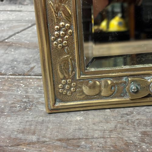 EDWARDIAN BRASS REPOUSS DRESSING TABLE MIRROR - ADDITIONAL PHOTO 4