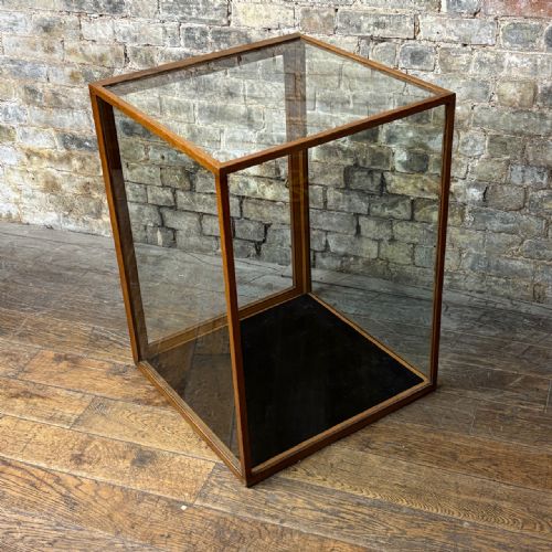 EARLY 20TH CENTURY OAK COUNTERTOP DISPLAY CABINET - ADDITIONAL PHOTO 2