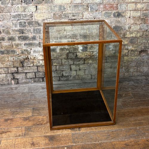 EARLY 20TH CENTURY OAK COUNTERTOP DISPLAY CABINET - ADDITIONAL PHOTO 3