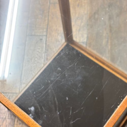 EARLY 20TH CENTURY OAK COUNTERTOP DISPLAY CABINET - ADDITIONAL PHOTO 6