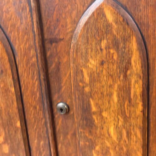 ANTIQUE OAK TABLE CABINET WITH GOTHIC PANEL DOORS - ADDITIONAL PHOTO 3