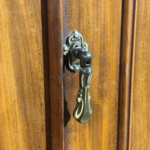 MAHOGANY LINEN PRESS HOUSEKEEPER'S CUPBOARD - ADDITIONAL PHOTO 3