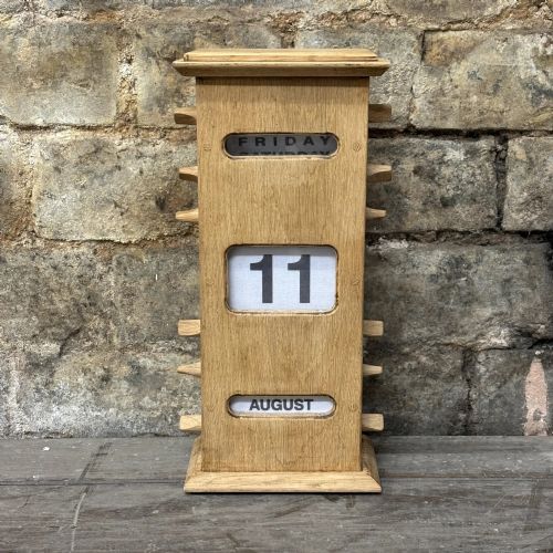 OAK PERPETUAL DESK CALENDAR
