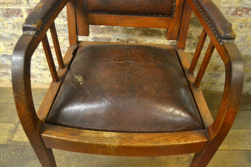 1920s Barber Chair View V