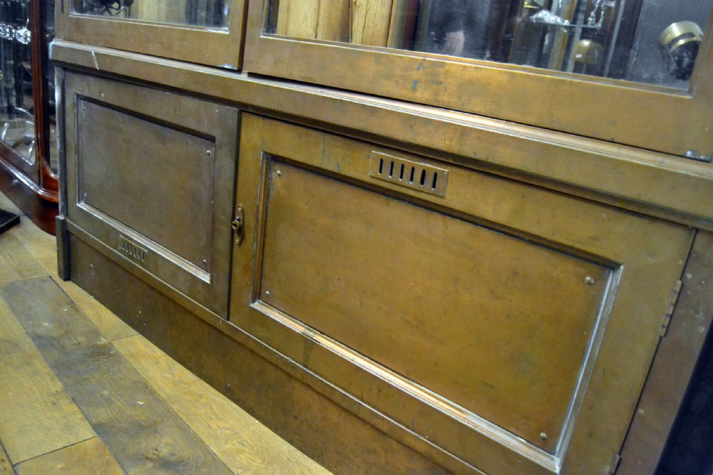 Bronze Shop Display Cabinet View V