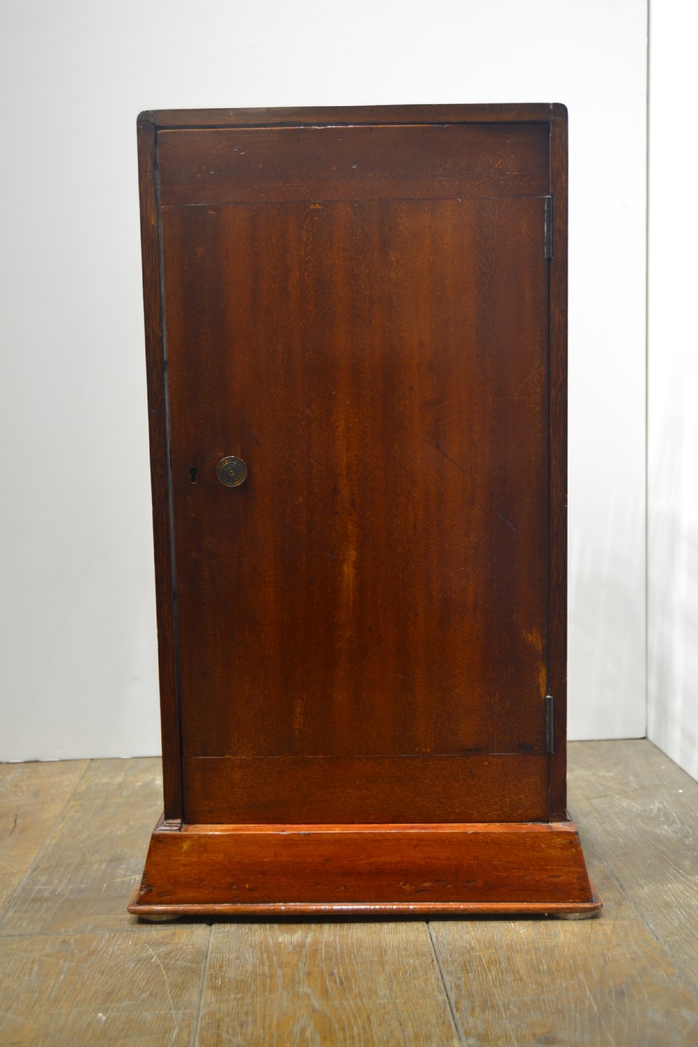 1920s Counter Top Display Cabinet View IV