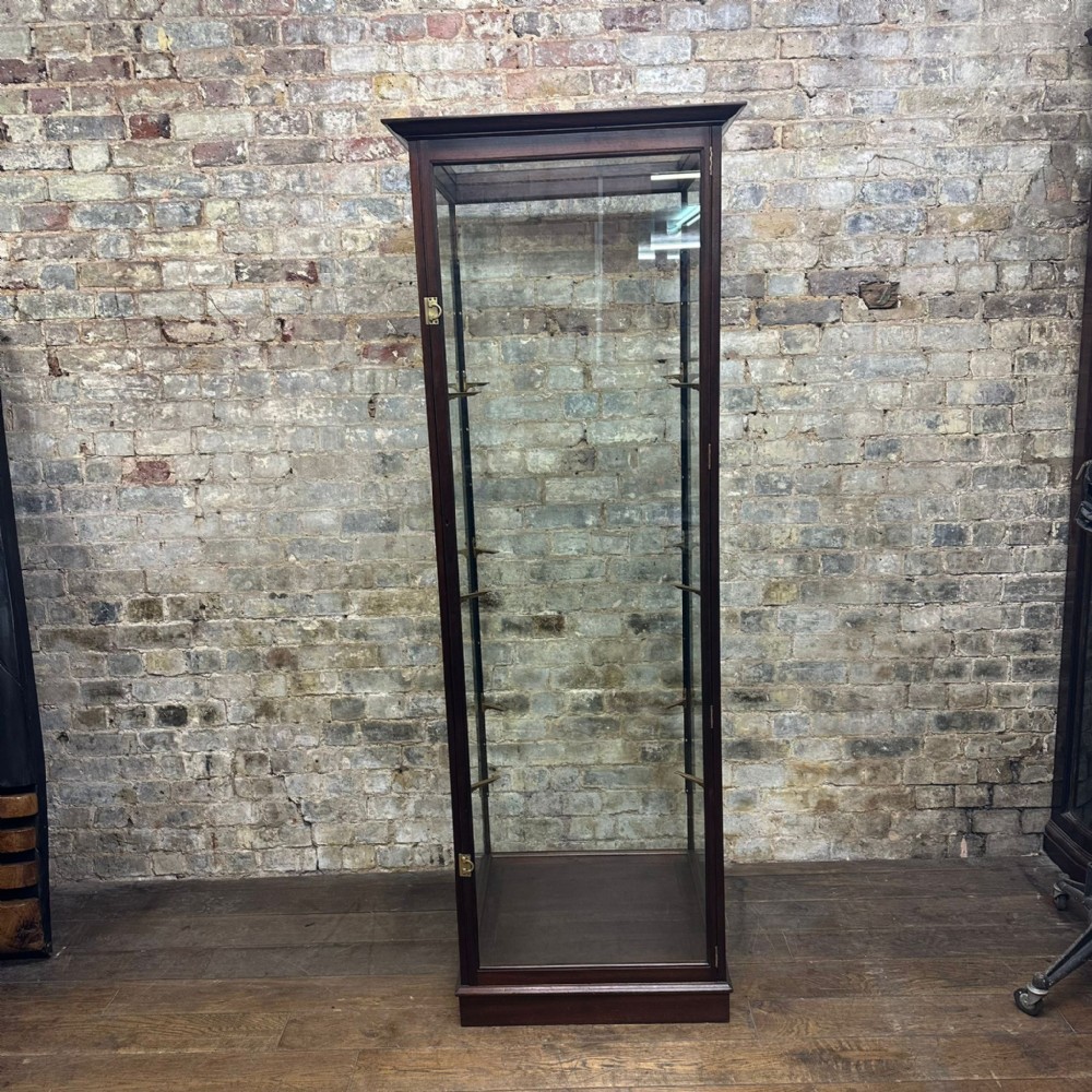 1930S MAHOGANY CABINET