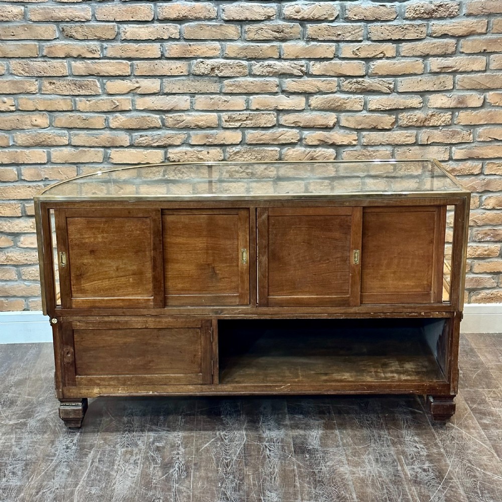 1920s BOW END DISPLAY COUNTER View II