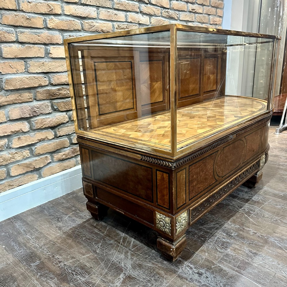 1920s BOW END DISPLAY COUNTER View V