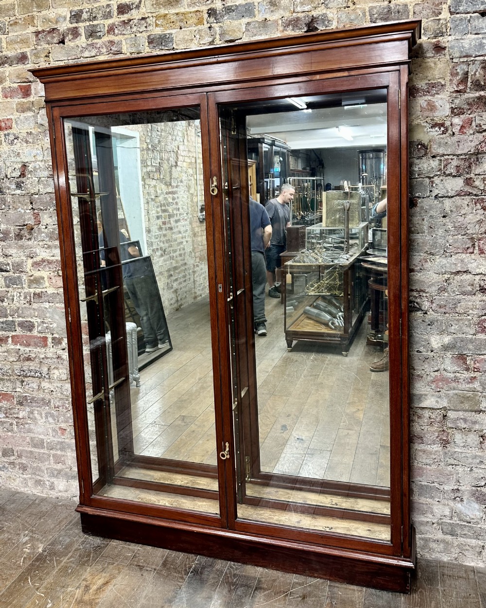 VICTORIAN MAHOGANY DISPLAY SHOP CABINET