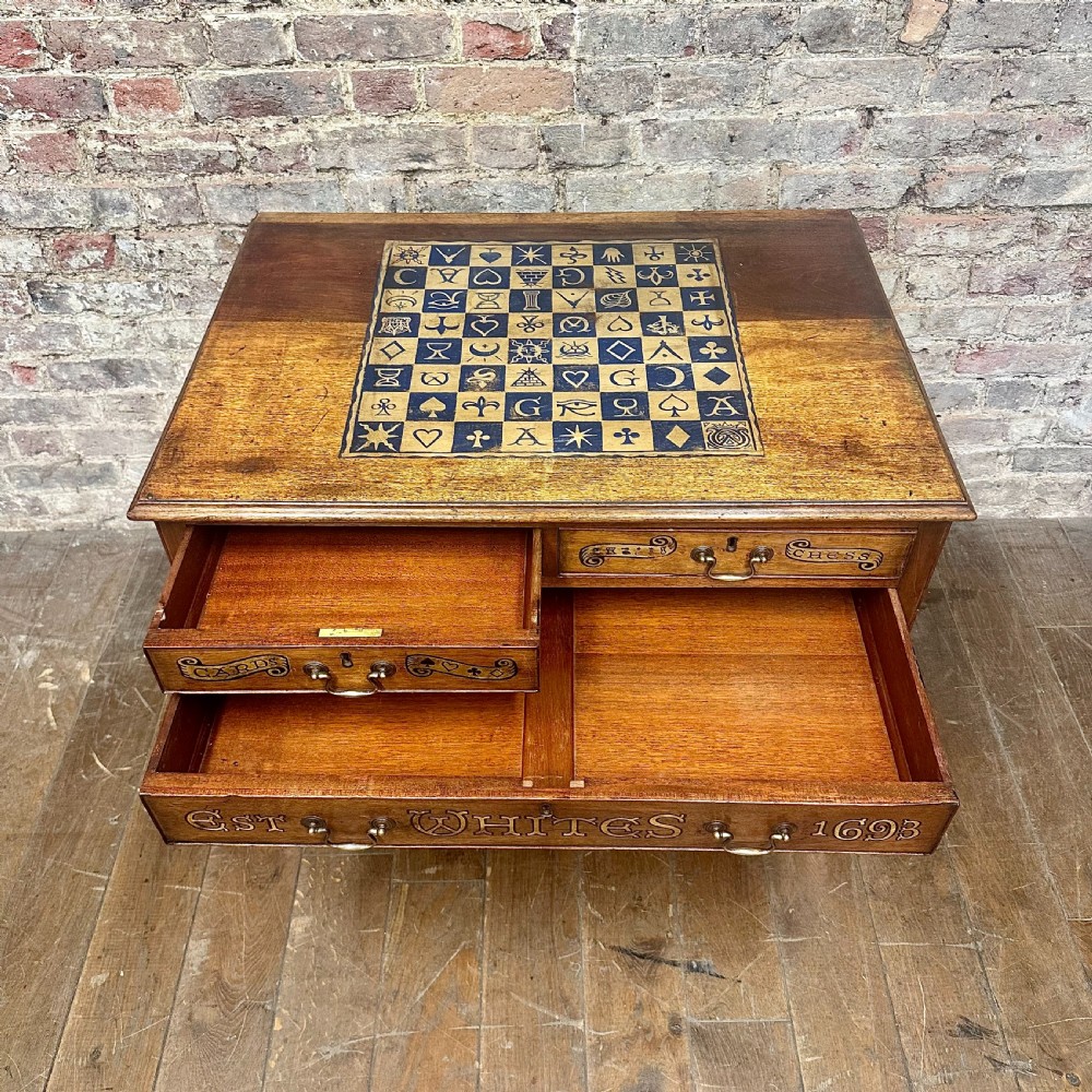 1920s CHESS DESK View II