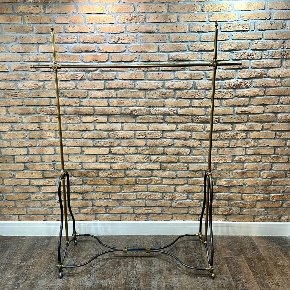 LARGE ANTIQUE HANGING RAIL
