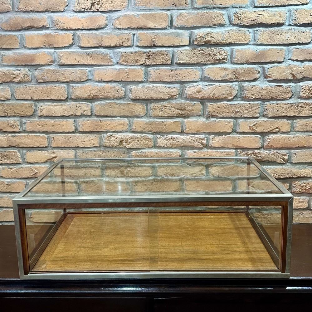 1920S CHROME JEWELLERS’ COUNTERTOP DISPLAY CABINET View II