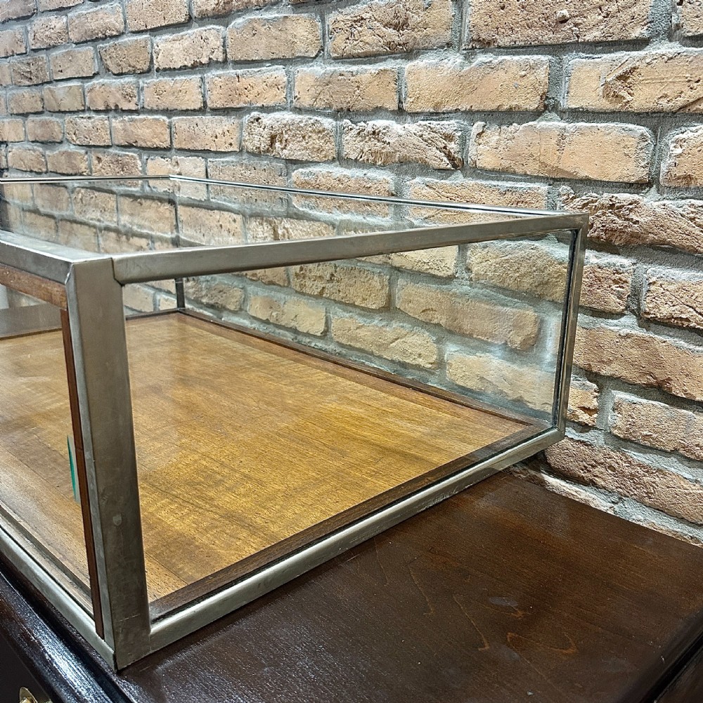 1920S CHROME JEWELLERS’ COUNTERTOP DISPLAY CABINET View VII
