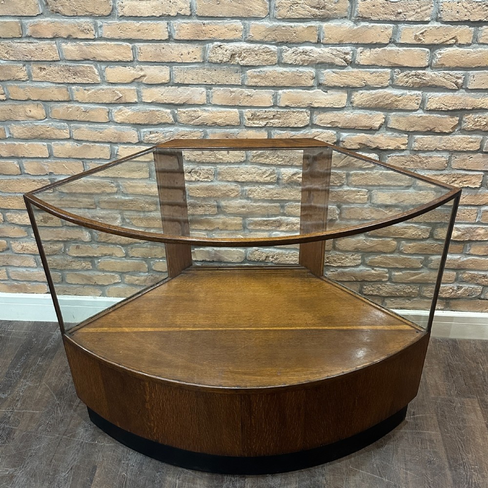 1930s BOW COUNTER View II