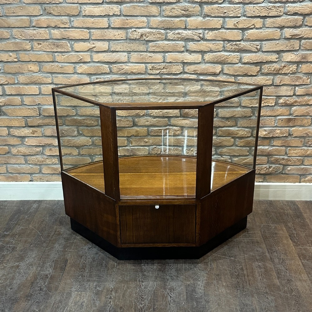 1930s BOW COUNTER View III