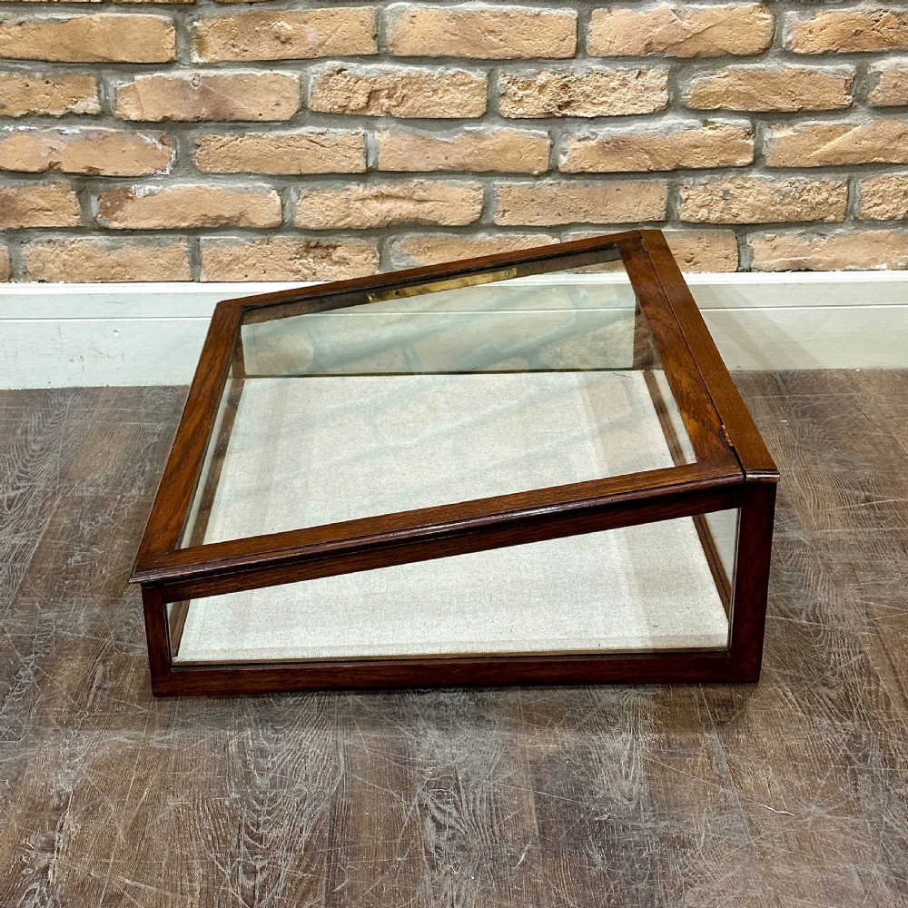 OAK FRAMED COUNTERTOP DISPLAY CABINET View V