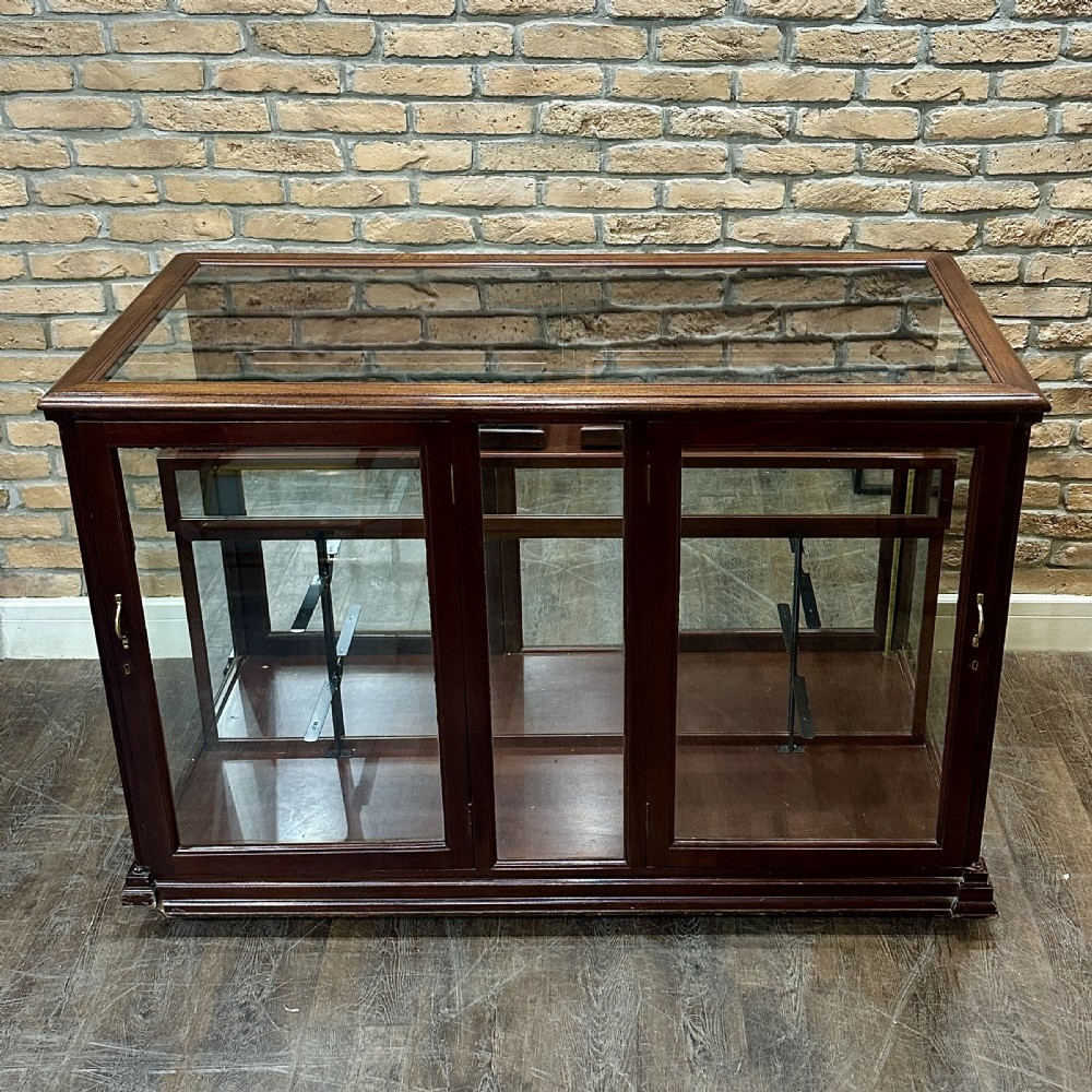 1950s Jewellers Counter