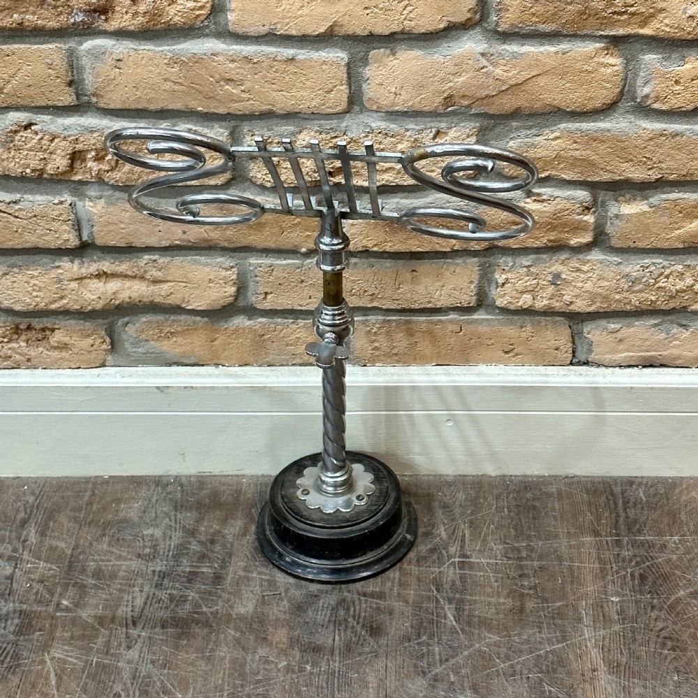 ADJUSTABLE LECTERN MUSIC STAND View III