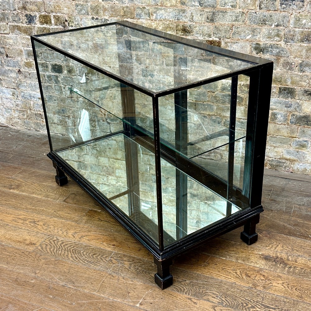 1930s BLACK SHOP DISPLAY COUNTER View V