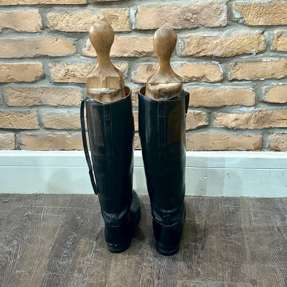 1920s Shop Display Boots View VI