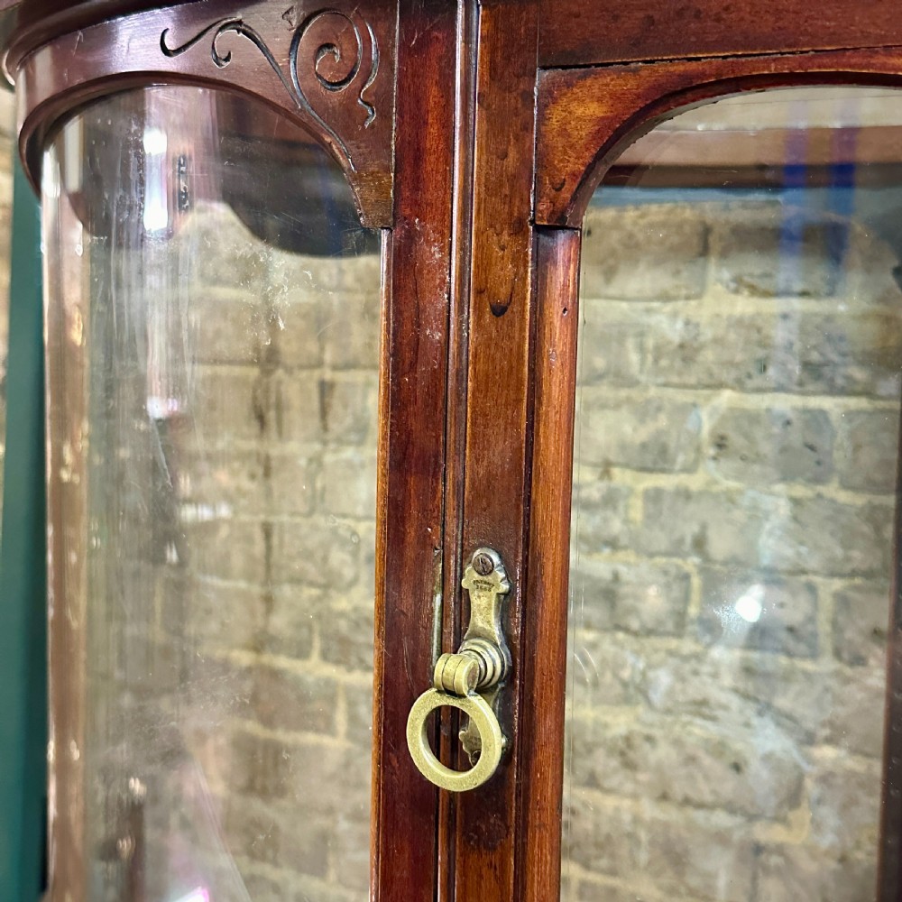 VICTORIAN DOUBLE BOWED DISPLAY CABINET View V