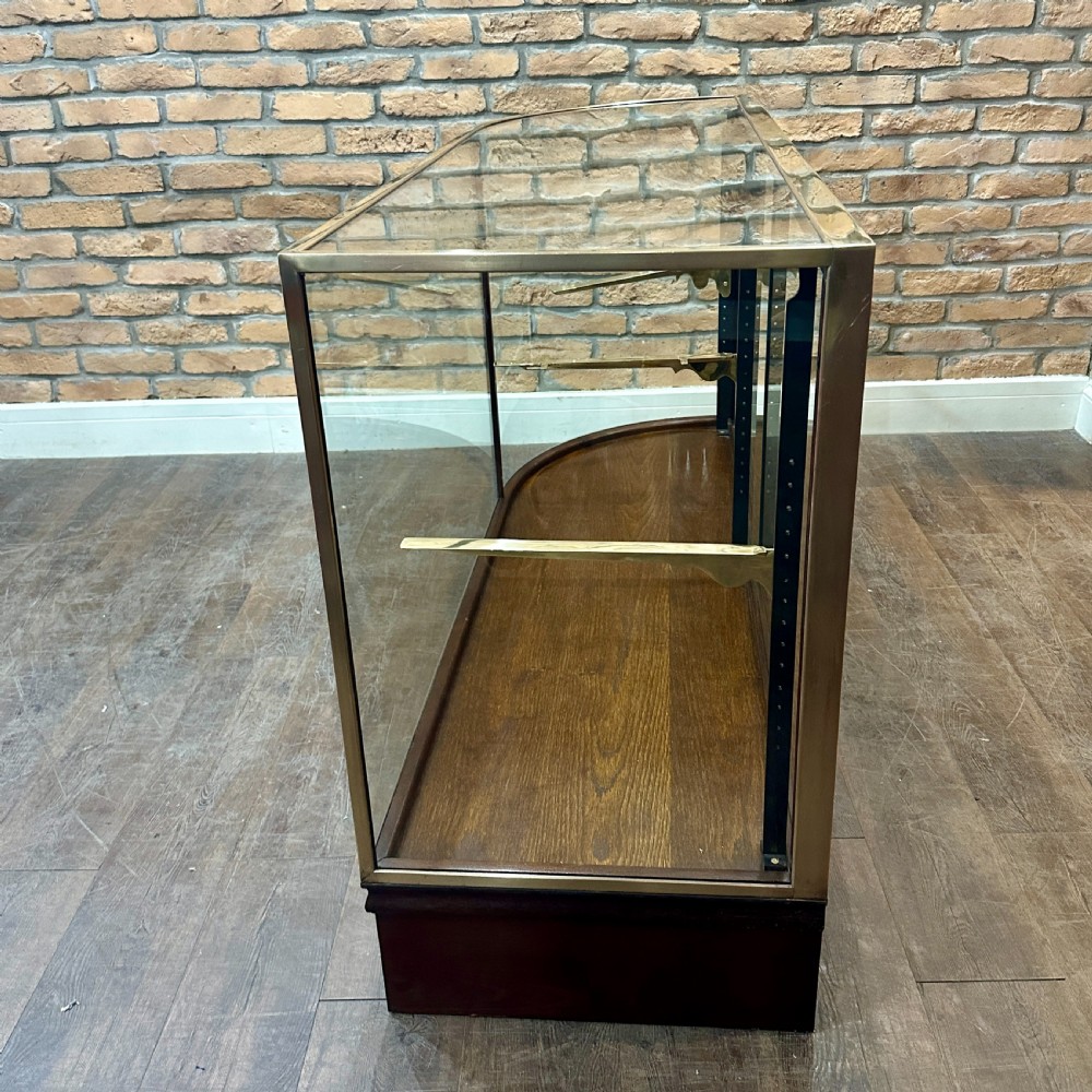 1920s Bow End Display Counter View VI