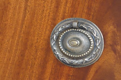 LARGE WARING GILLOW HALFROUND FLAMED MAHOGANY COMMODE - ADDITIONAL PHOTO 3