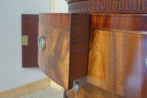 LARGE WARING GILLOW HALFROUND FLAMED MAHOGANY COMMODE - ADDITIONAL PHOTO 6