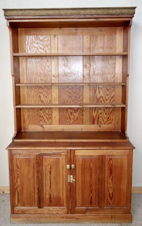 large pitch pine dresser - CATEGORY: ANTIQUE DRESSERS - DATED 1920