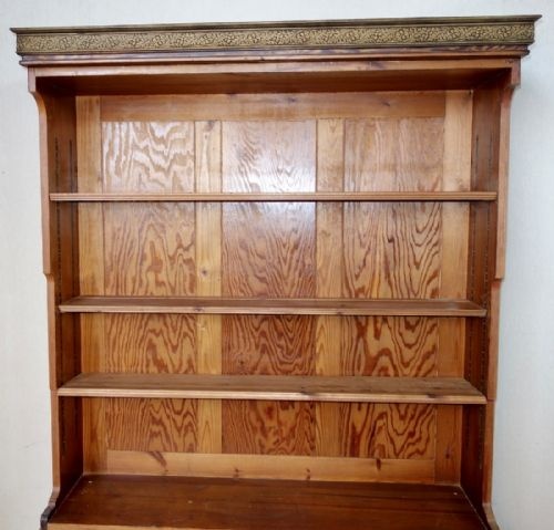 LARGE PITCH PINE DRESSER - ADDITIONAL PHOTO 3