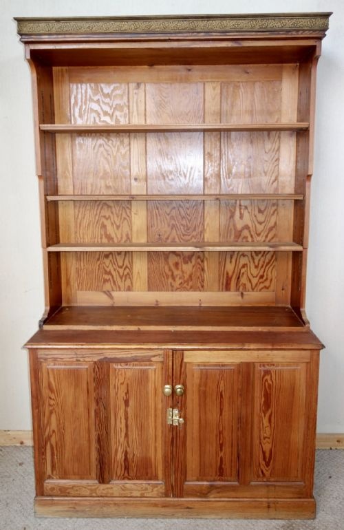 LARGE PITCH PINE DRESSER - ADDITIONAL PHOTO 4