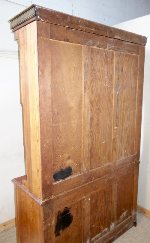 LARGE PITCH PINE DRESSER - ADDITIONAL PHOTO 8