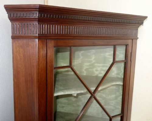 EDWARDIAN MAHOGANY CORNER CABINET - ADDITIONAL PHOTO 4