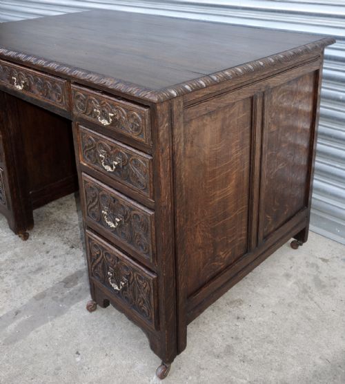 LARGE VICTORIAN CARVED OAK DESK - ADDITIONAL PHOTO 6