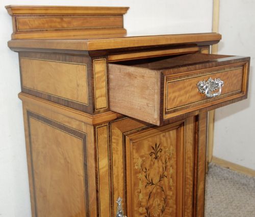 SATINWOOD EDWARDIAN MARQUETRY BEDSIDE CUPBOARD - ADDITIONAL PHOTO 4