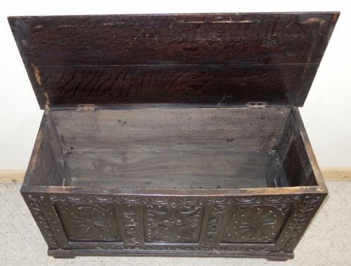 EDWARDIAN DARK OAK CARVED OAK COFFER - ADDITIONAL PHOTO 2