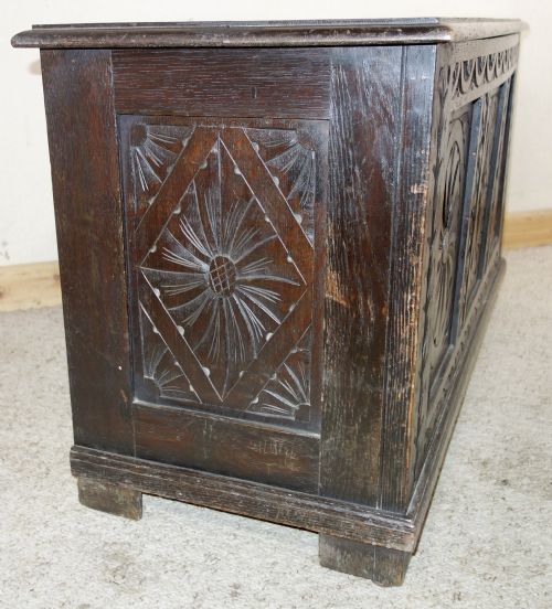 EDWARDIAN DARK OAK CARVED OAK COFFER - ADDITIONAL PHOTO 7