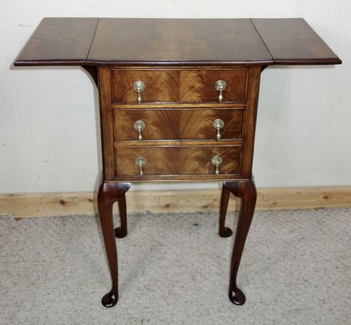 WALNUT BEDSIDE TABLE WITH FLAPS - ADDITIONAL PHOTO 4