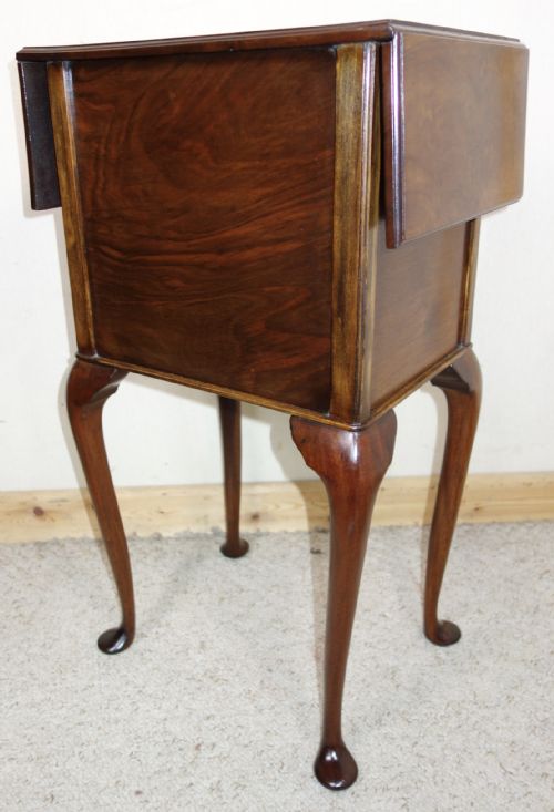 WALNUT BEDSIDE TABLE WITH FLAPS - ADDITIONAL PHOTO 7