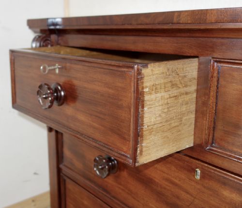 VICTORIAN MAHOGANY CHEST OF DRAWERS - ADDITIONAL PHOTO 2