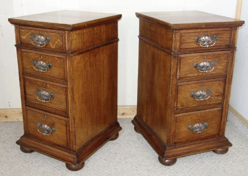 PAIR OF OAK BEDSIDE CHEST OF DRAWERS - ADDITIONAL PHOTO 6