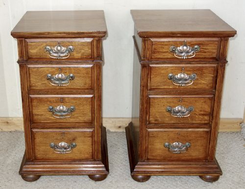 PAIR OF OAK BEDSIDE CHEST OF DRAWERS - ADDITIONAL PHOTO 7