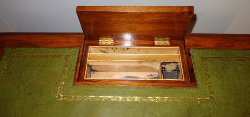 VICTORIAN WALNUT WRITING TABLE - ADDITIONAL PHOTO 5
