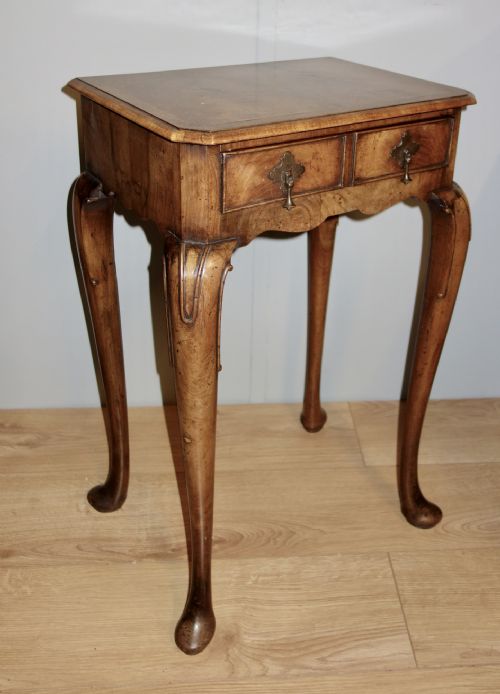 small walnut side table with drawer - CATEGORY: ANTIQUE TABLES - DATED 1930
